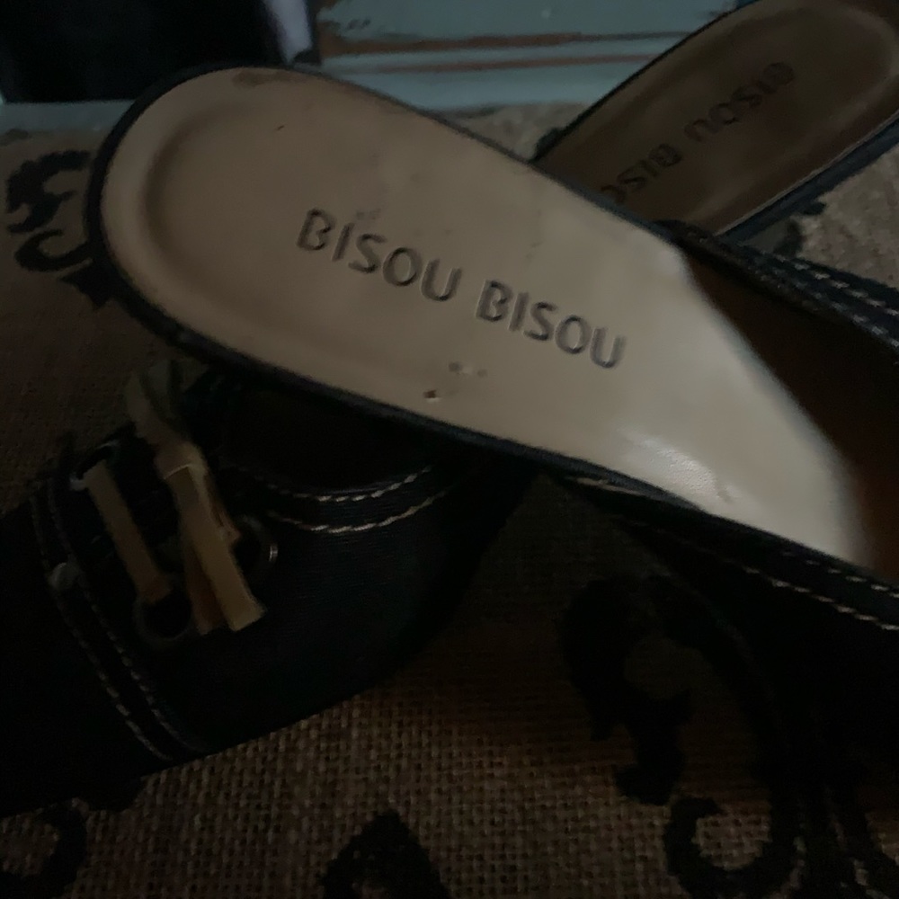 Bisou Bisou slip on mid heels . - Picture 2 of 3